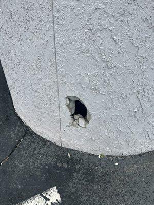 Hole