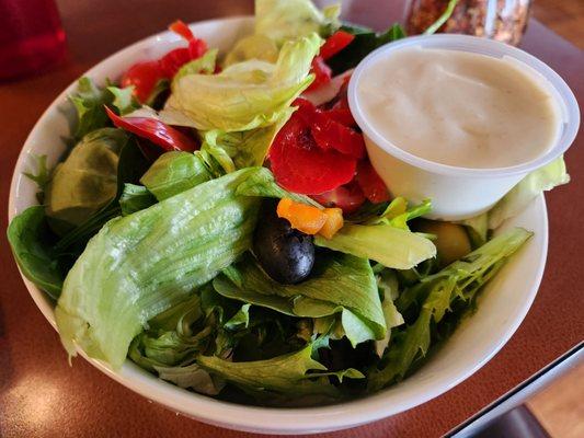 Excellent verity of mixed greens dinner salad