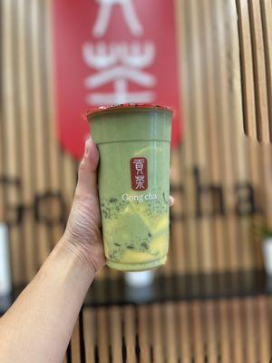 Matcha Tea Latte with pudding and white pearls