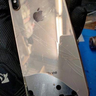 iPhone XS MAX in for back glass replacement