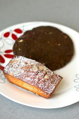 Almond Cake ($4) and Hojicha Double Chocolate Cookie ($4)