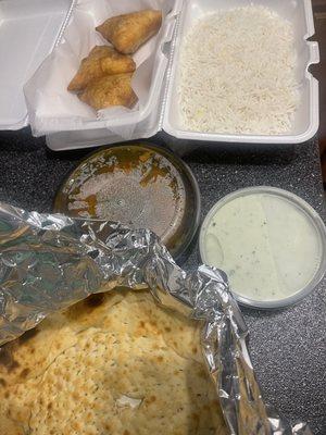 Naan, samosas, paneer makhani