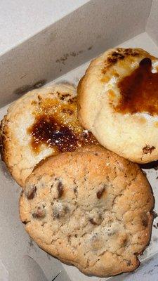 Delicious! Chocolate Chip Cookie & Crème Sugar Brulee Cookie