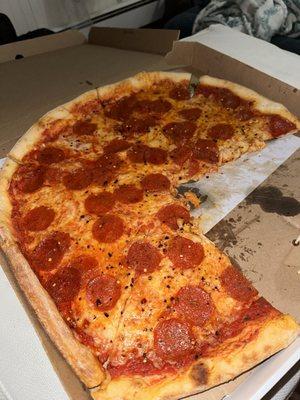 Extra Large Pepperoni Pizza