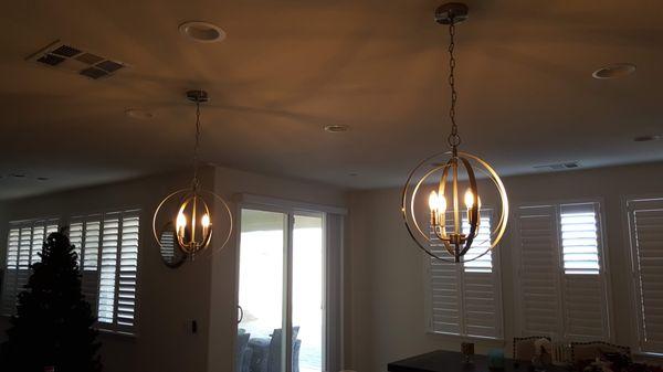 2 Pendant Lights