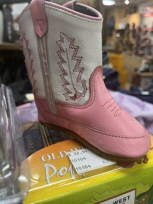 How cute are these baby cowboy shoes?!