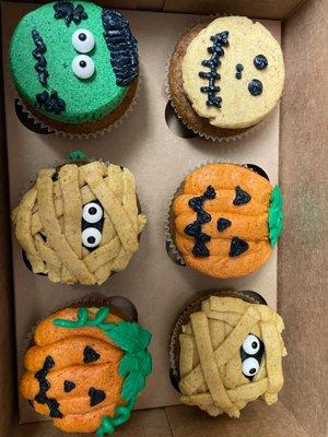 Halloween pumpkin spice cupcakes!