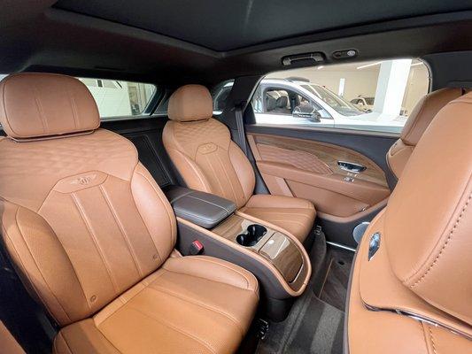 The new, ultra luxurious interior of the Bentayga EWB!