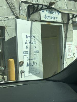 Midiya Jewelry and Repair Shop