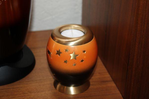 Candle urn