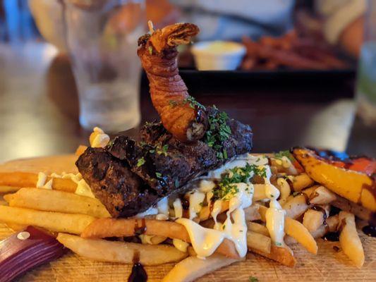 Steak w/shrimp, fries, roasted peppers