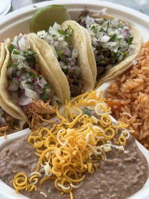 Taco combo plate shredded chicken and carne asada