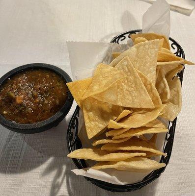 Chips & Salsa~ The tortilla chips were a bit hard for my liking, but I liked the salsa! They come complimentary to your table!