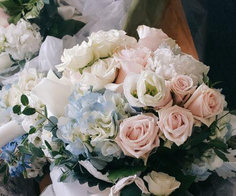 lovely shades of roses and hydrangea!!