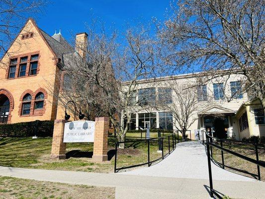 New Milford Public Library