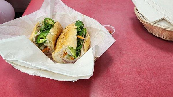 S1. Classic Sandwich - Bánh Mì Thịt Nguội