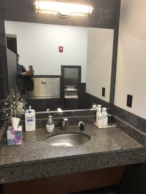 Very clean ladies room