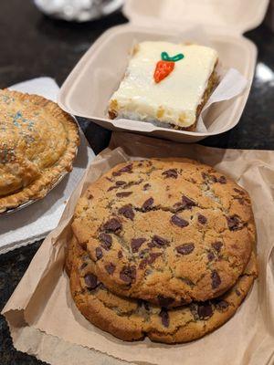 Carrot cake and chocolate chip cookie