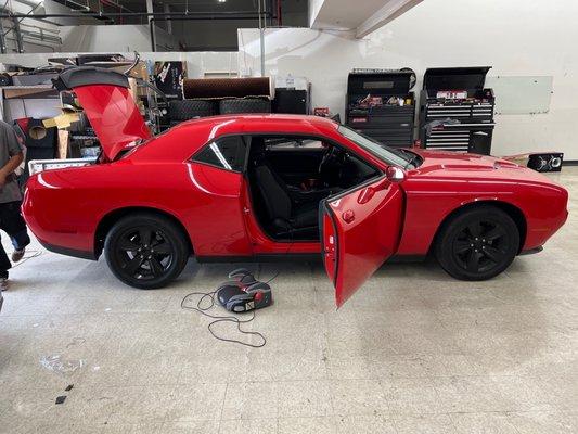 2018 Dodge Challenger line output installation and remote start...super hooks up!