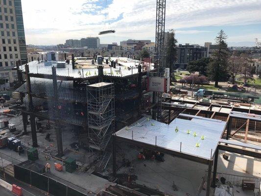 T-12 high-rise tower in downtown Oakland. Scheduled for completion in late 2017.