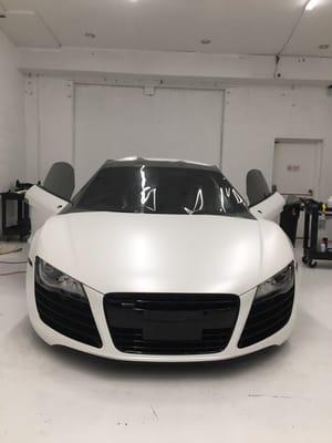 Windshield tint on the Audi R8