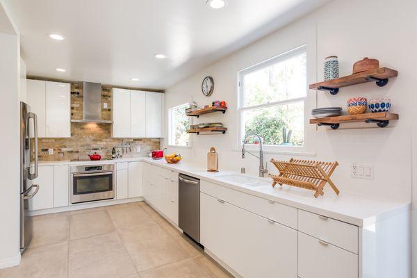 GoodFellas is the leading home remodeling company in the greater San Jose Area. This Kitchen remodel was completed by our talented team.