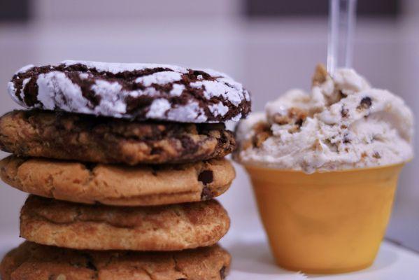 Gelato and cookies