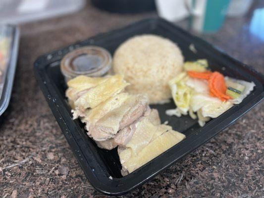 Hainanese Chicken with garlic rice: yummm!!