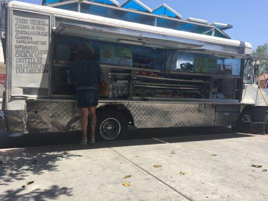 Alicia’s Food Truck