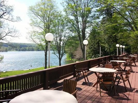 Deck Seating Lake Side in The Grove