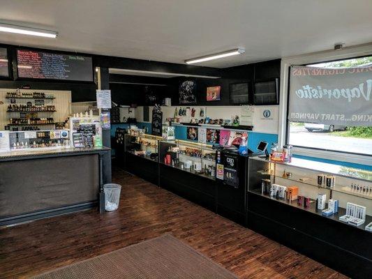 Vaporistic Brick Nj- Great atmosphere with a wide variety of E-cigarette products.