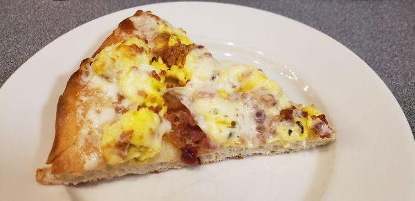 Breakfast pizza