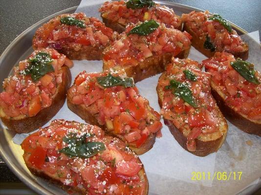 Our fresh bruschetta made with only the freshest garlic & Basil MMMMM!