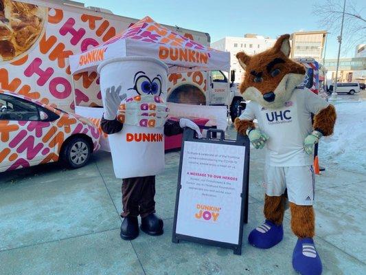 Cuppy spreading Dunkin'
 Joy at Gillette Stadium as a thank you and to celebrate frontline workers #encorenationwide #dunkin