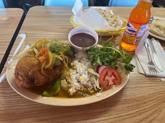 Pollo encebollado.