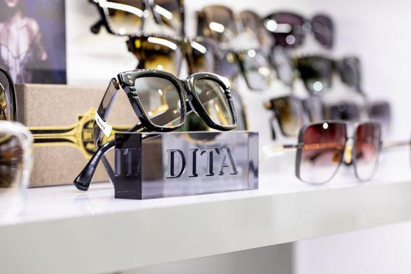 Eyeglass DITA