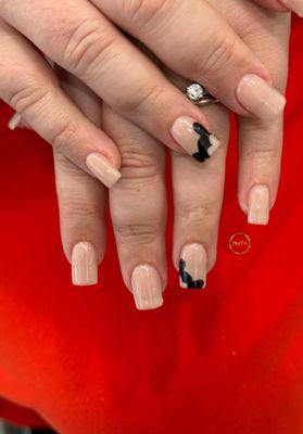 Simple and classy at Onyx Nails in National City. Call us at 858-999-9979 to schedule your appointment. Walk-in welcome!