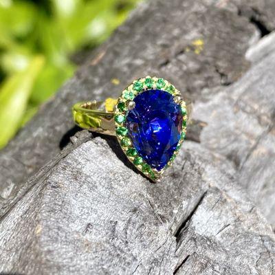 18K Tanzanite & Tsavorite Ring