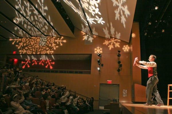 NY Children's Magician, Magic Evan, engages and entertains the entire audience!