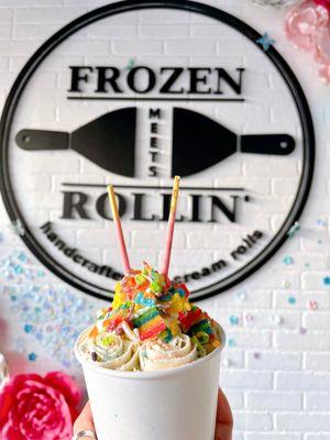 2. Fruity Rainbow Ice Cream Roll  | IG @veryhangrymary