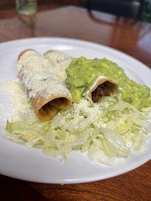 Taquitos and guacamole a la carte