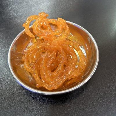 Jalebi - hot and crispy... melt in your mouth delicious!!!