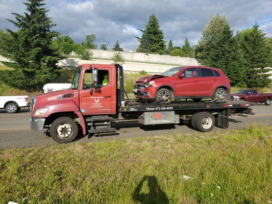 Accident tow on I-205 North