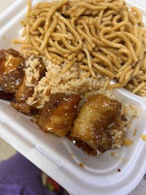 General Chow's Chicken* (Dark or White Meat)Lo Mein