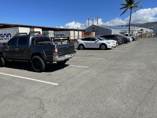 Large parking lot with stalls fit for large trucks to use