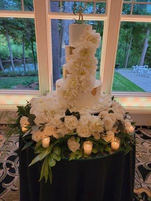 Wedding cake with peonies