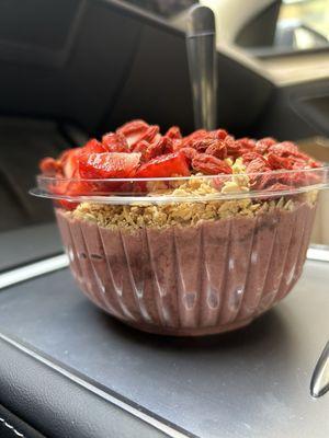 Kennedy Plaza Açaí bowl with goji berries