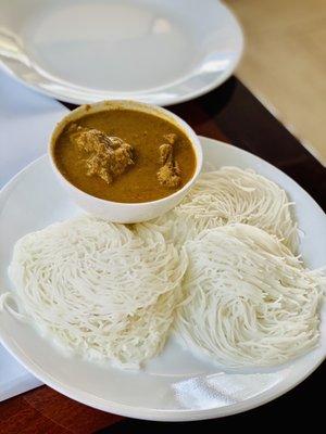 IDIYAPPAM WITH CHICKEN CURRY