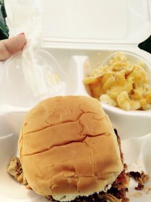 Brisket sandwich with Mac n cheese