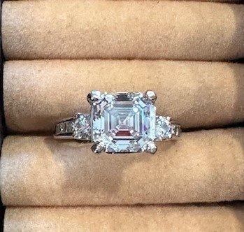 Beautiful symmetry of my new Asscher cut center diamond.